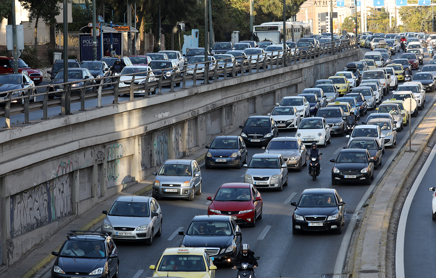 Αυξημένη Κίνηση και Μποτιλιαρίσματα στους Δρόμους της Αττικής