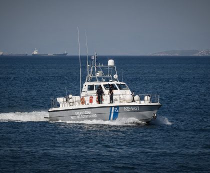 Διάσωση 81 αλλοδαπών από φορτηγό πλοίο στην Καλαμάτα με συλλήψεις για παράνομη διακίνηση ανθρωπίνων όντων