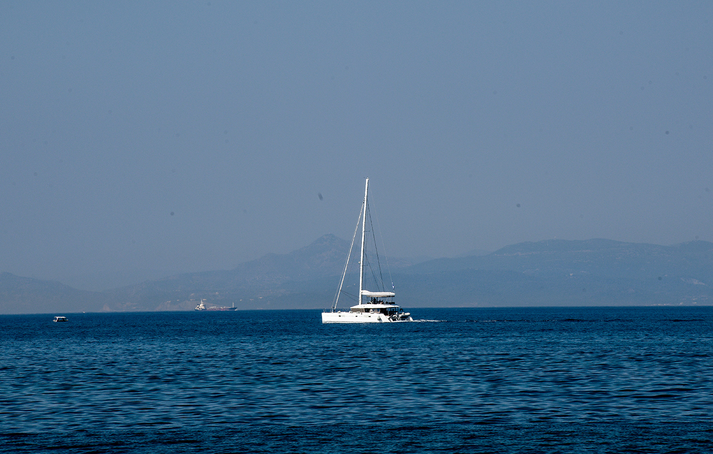 Θερμοκρασία Υψηλότερη από το Κανονικό μέχρι το Σάββατο με Αναμενόμενη Πτώση την Εργασιακή Εβδομάδα