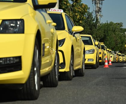 Η Σημασία των Ταξί στην Αστική Μετακίνηση και η Ανάγκη Βελτίωσης των Δημόσιων Συγκοινωνιών στην Ελλάδα